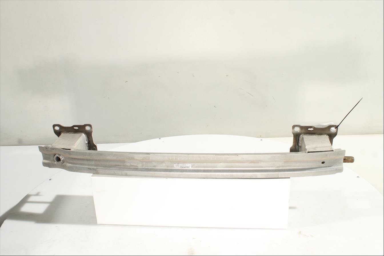Traviesa paragolpes Tra.
