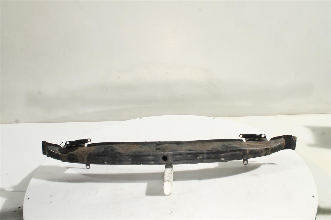 Traviesa paragolpes Del.