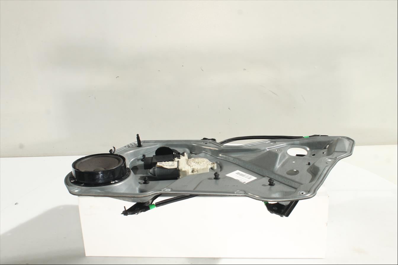 Elevalunas eléctrico puerta Del. Der.