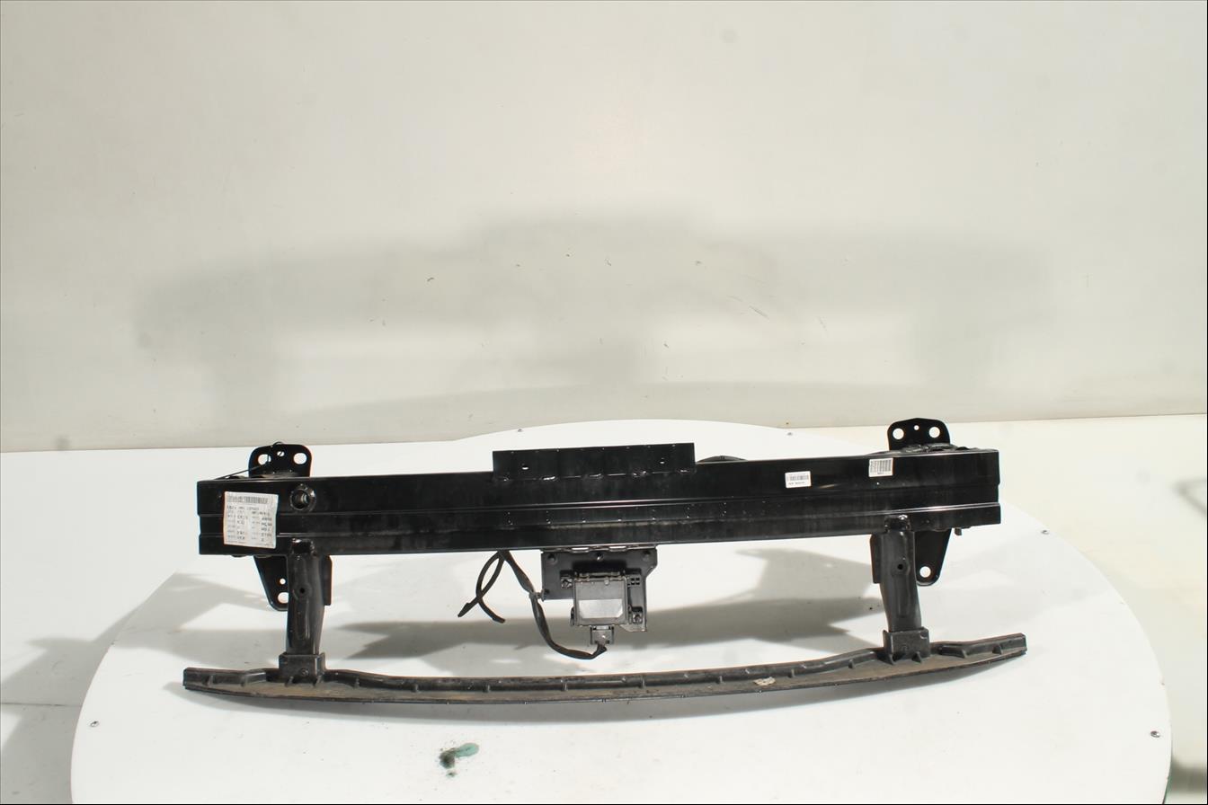Traviesa paragolpes Del.
