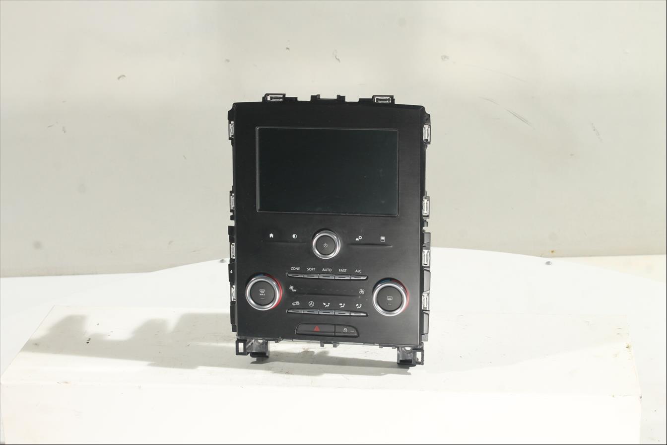 Display multimedia