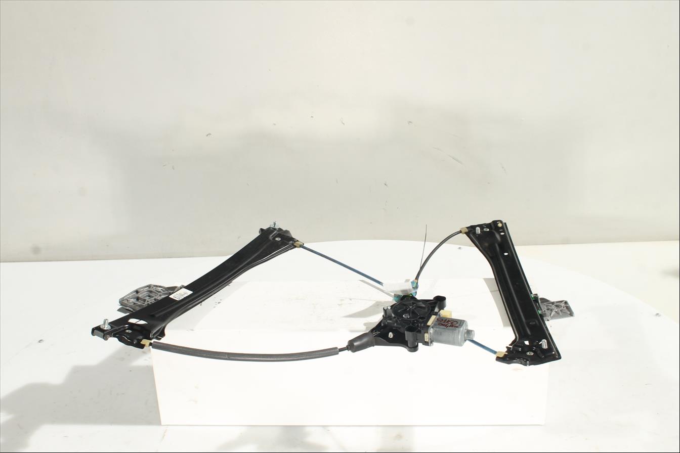Elevalunas eléctrico puerta Del. Der.