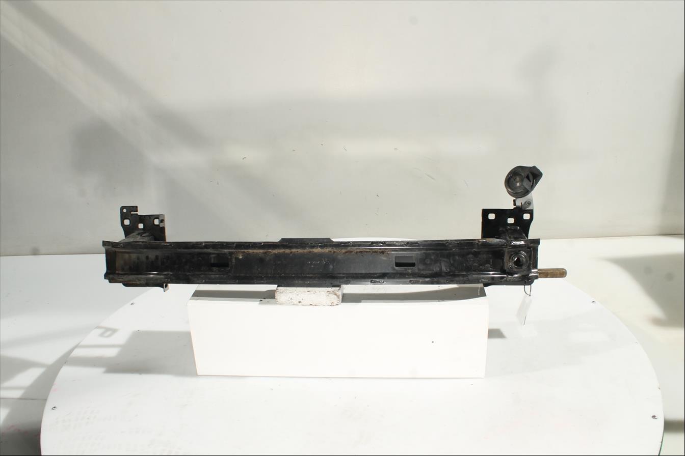 Traviesa paragolpes Del.