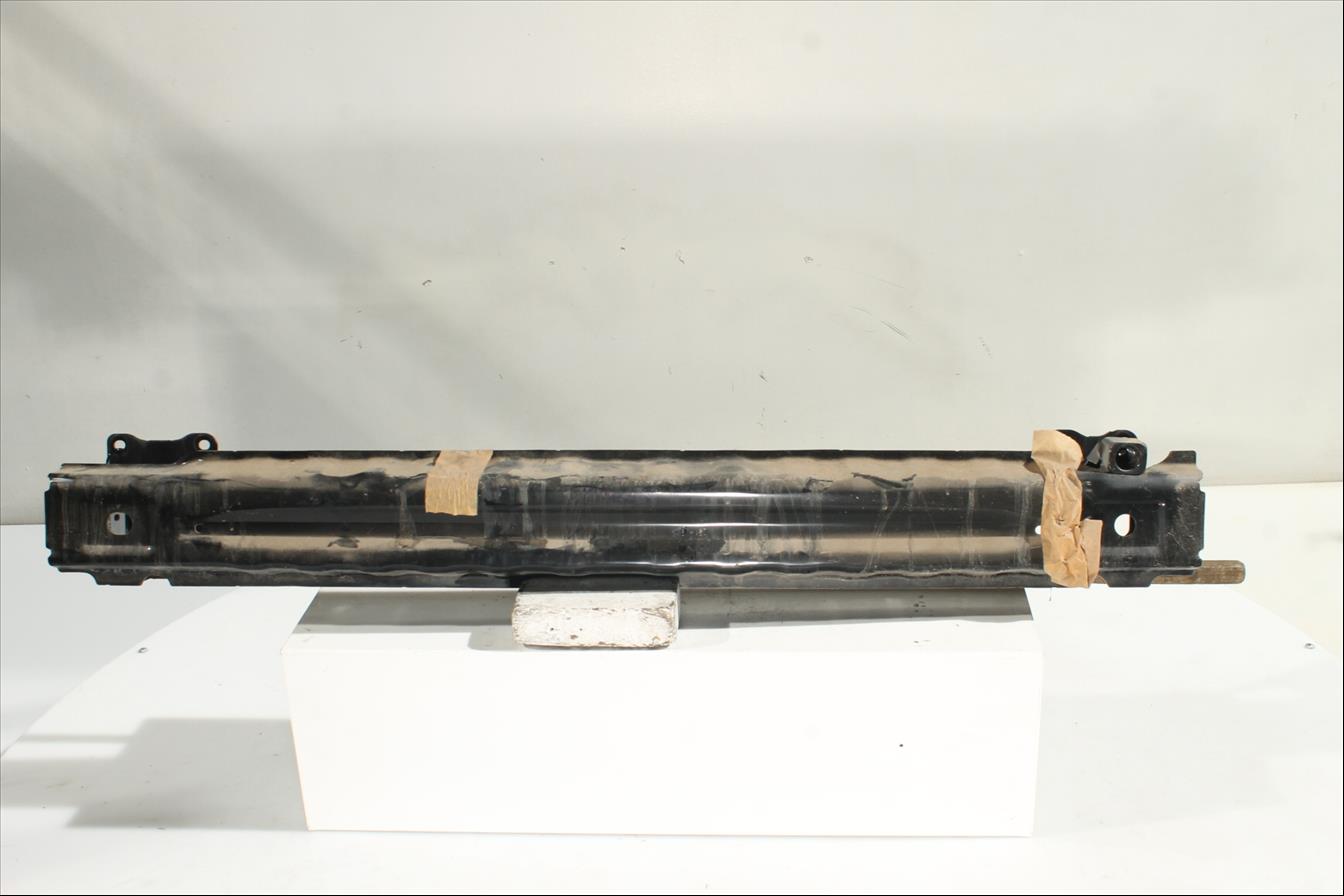 Traviesa paragolpes Tra.
