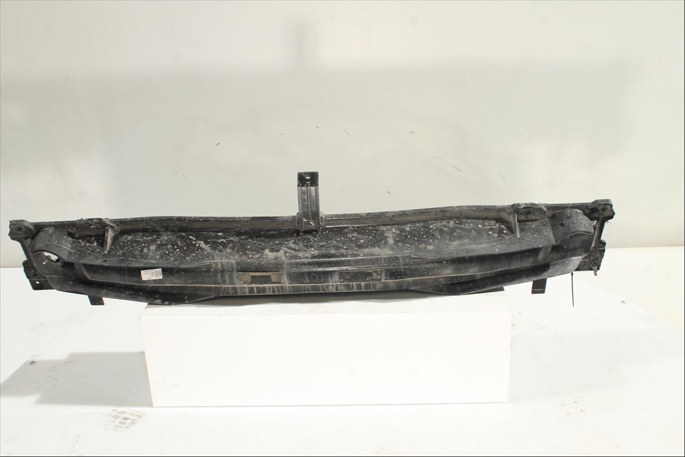 Traviesa paragolpes Tra.
