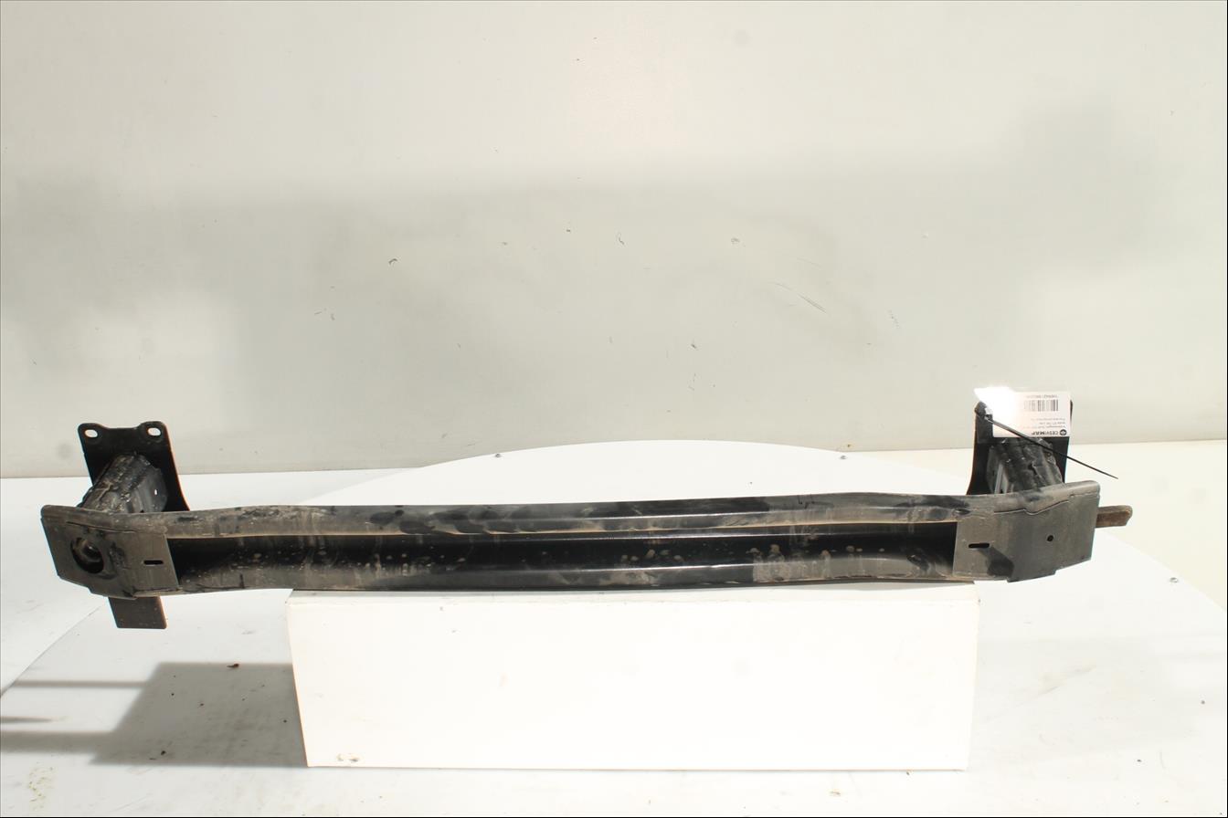 Traviesa paragolpes Tra.