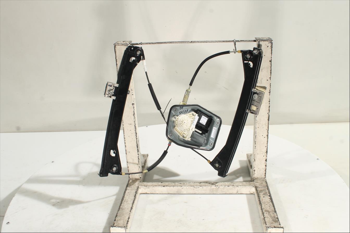 Elevalunas eléctrico puerta Del. Der.