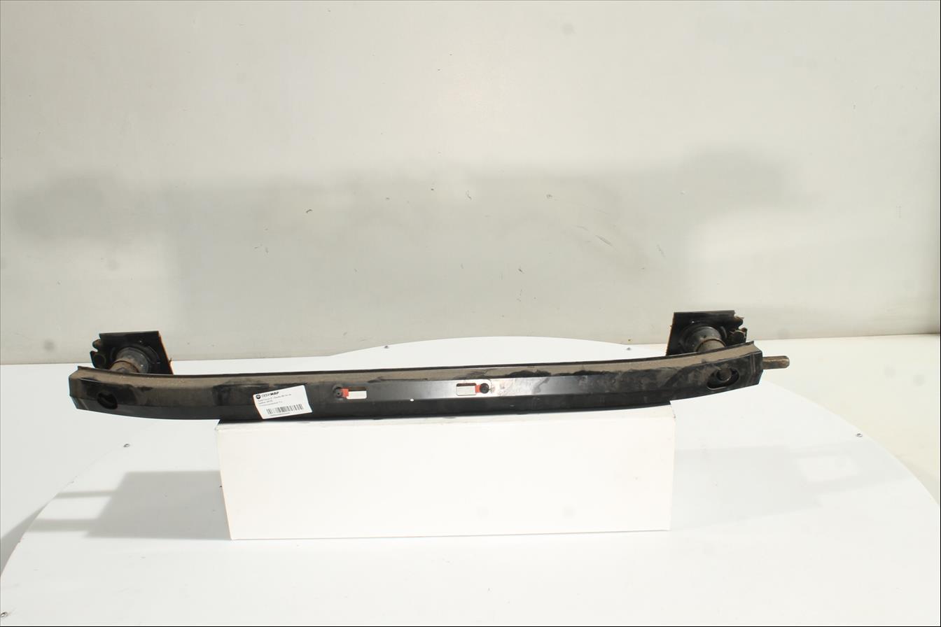 Traviesa paragolpes Tra.