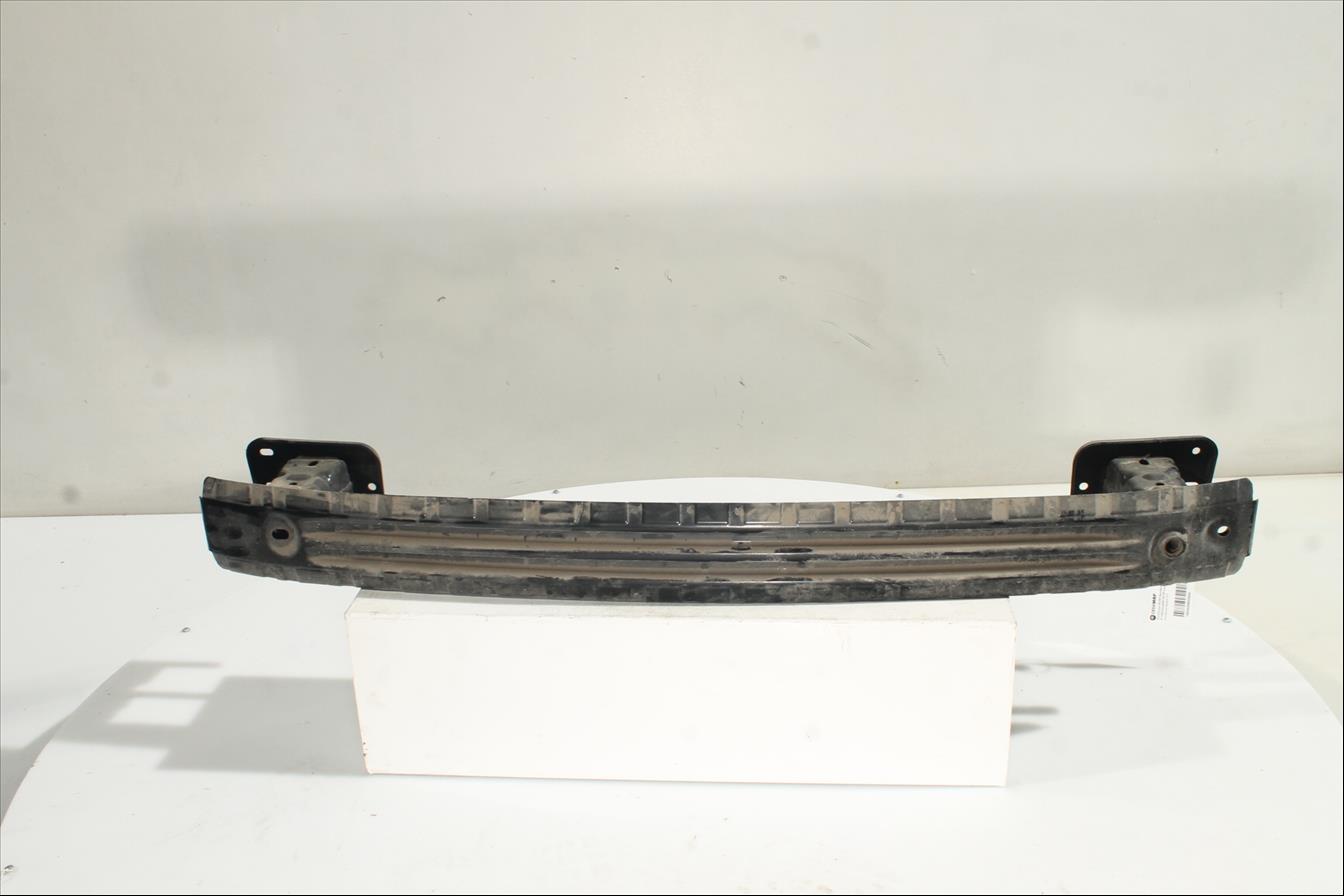 Traviesa paragolpes Tra.
