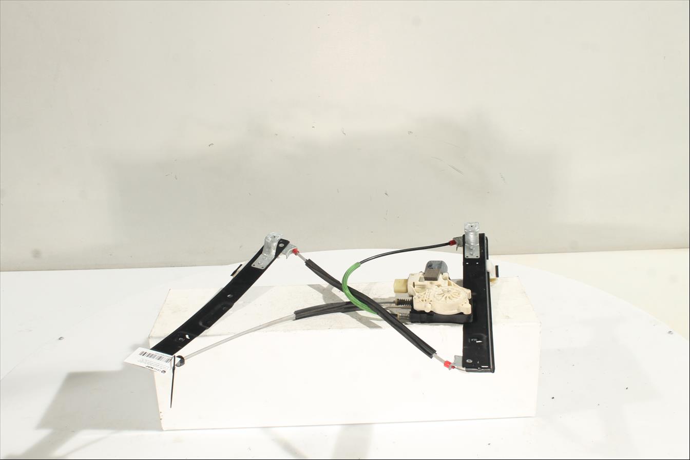 Elevalunas eléctrico puerta Del. Der.