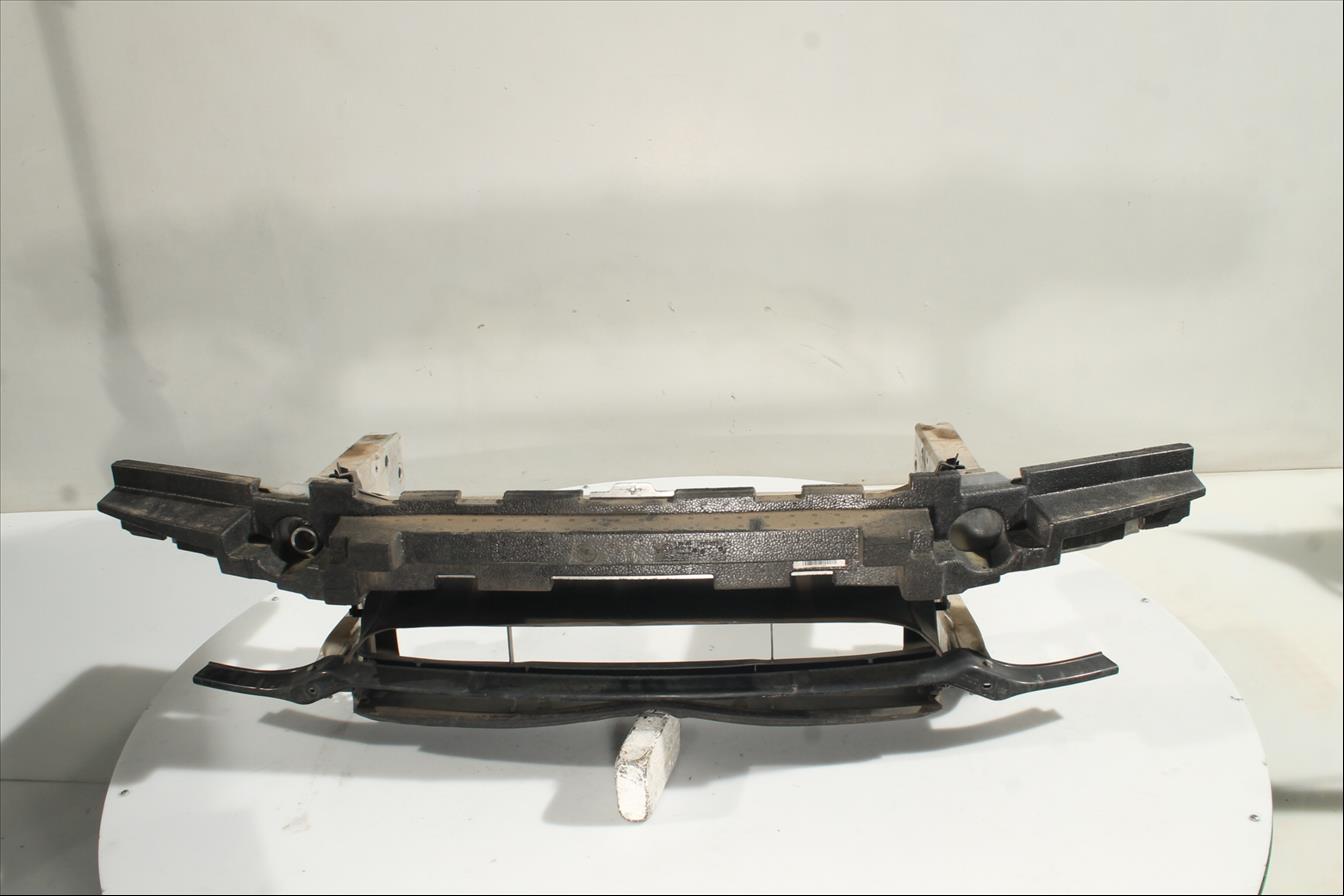 Traviesa paragolpes Del.