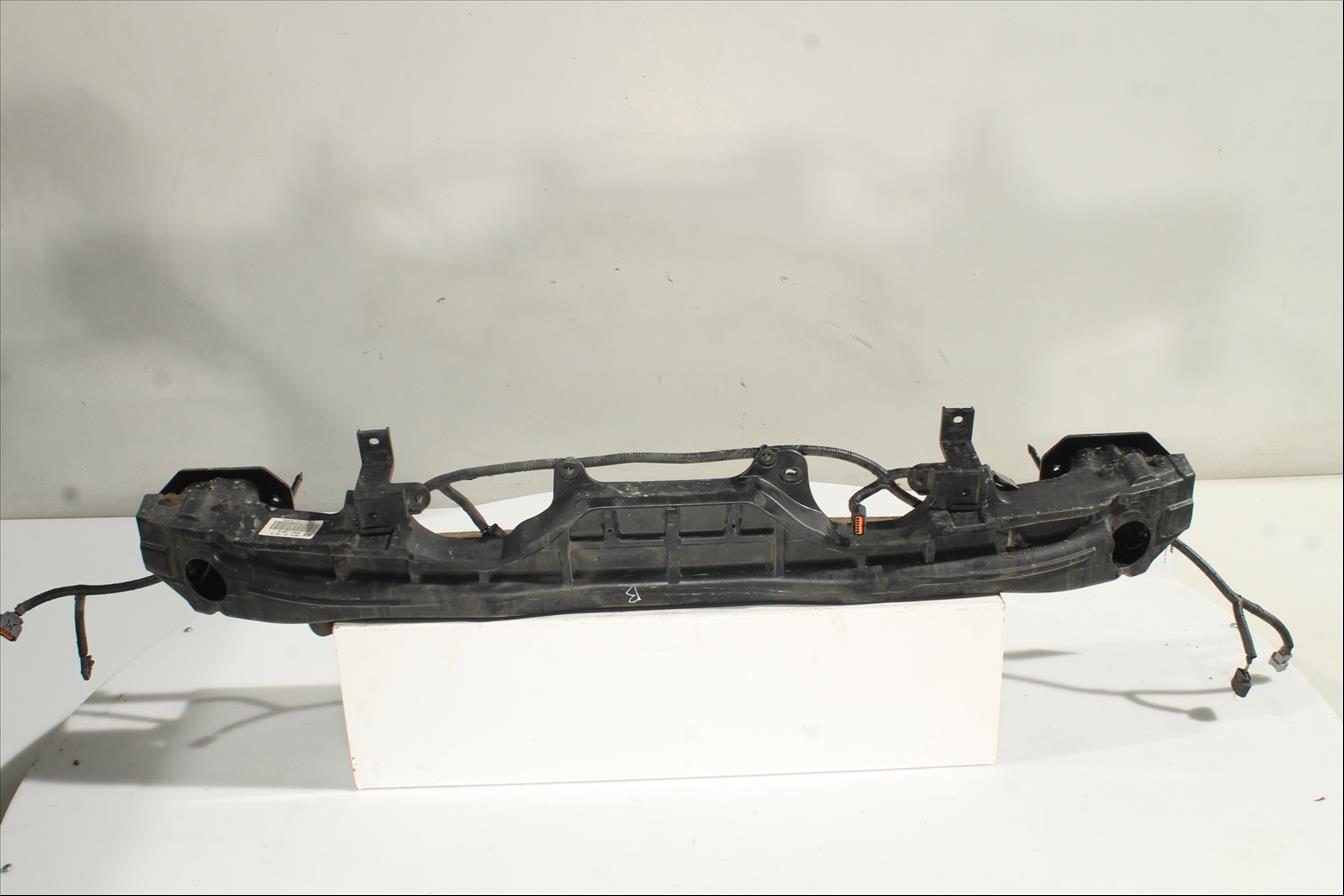 Traviesa paragolpes Tra.