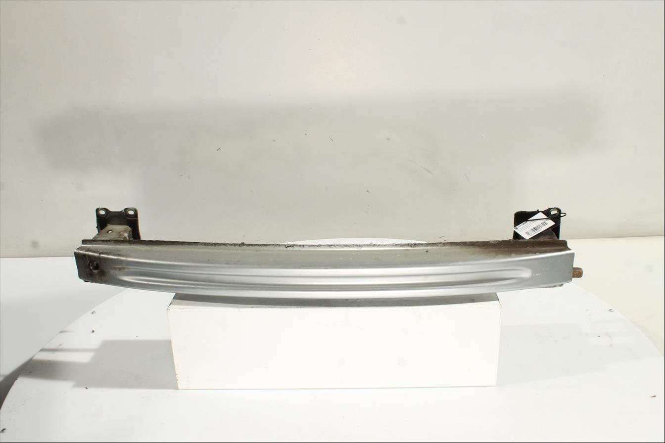 Traviesa paragolpes Tra.