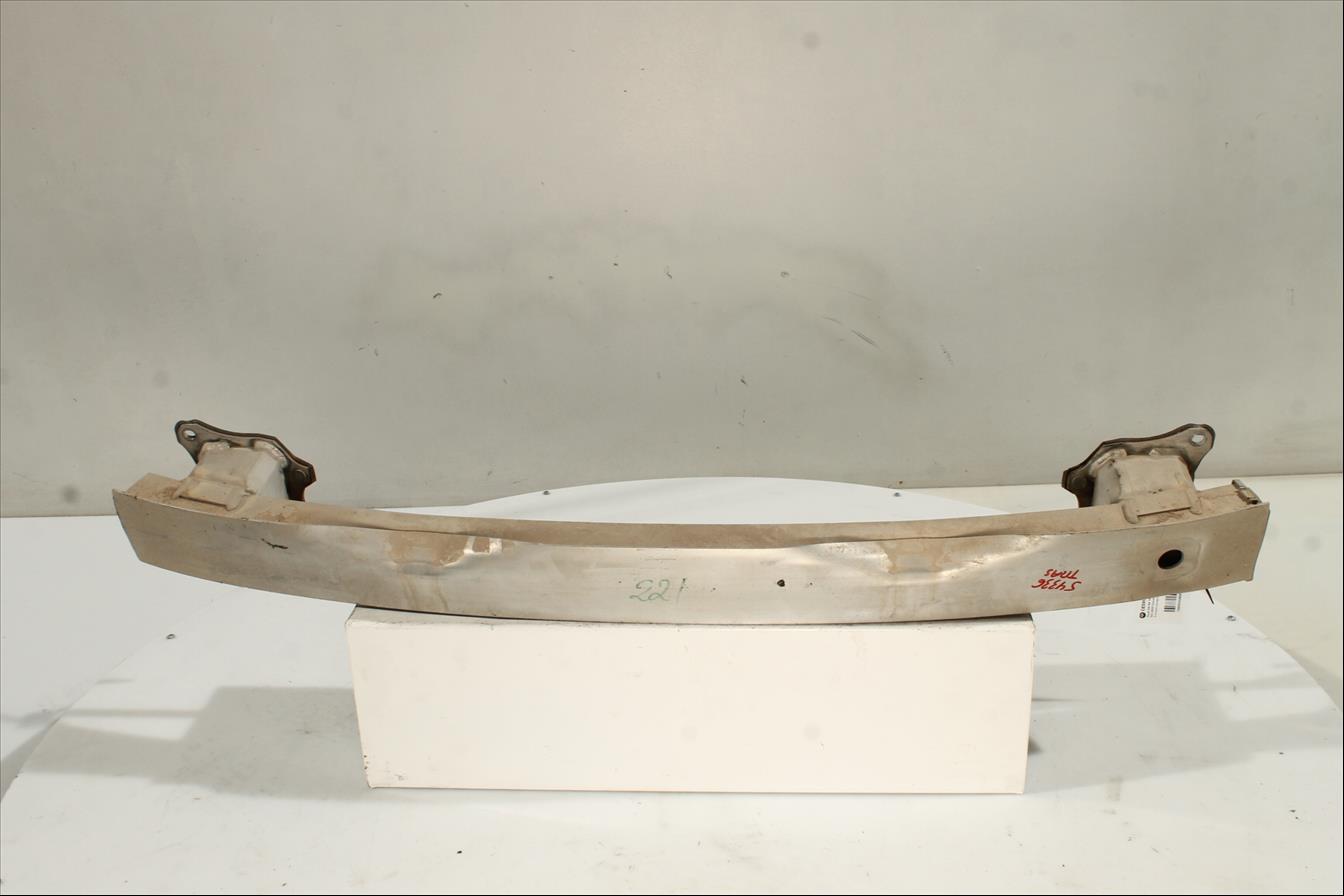 Traviesa paragolpes Tra.