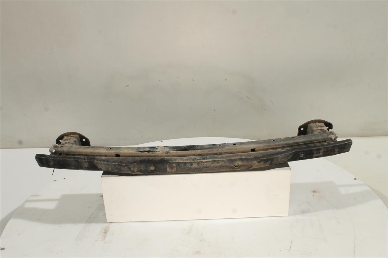 Traviesa paragolpes Tra.