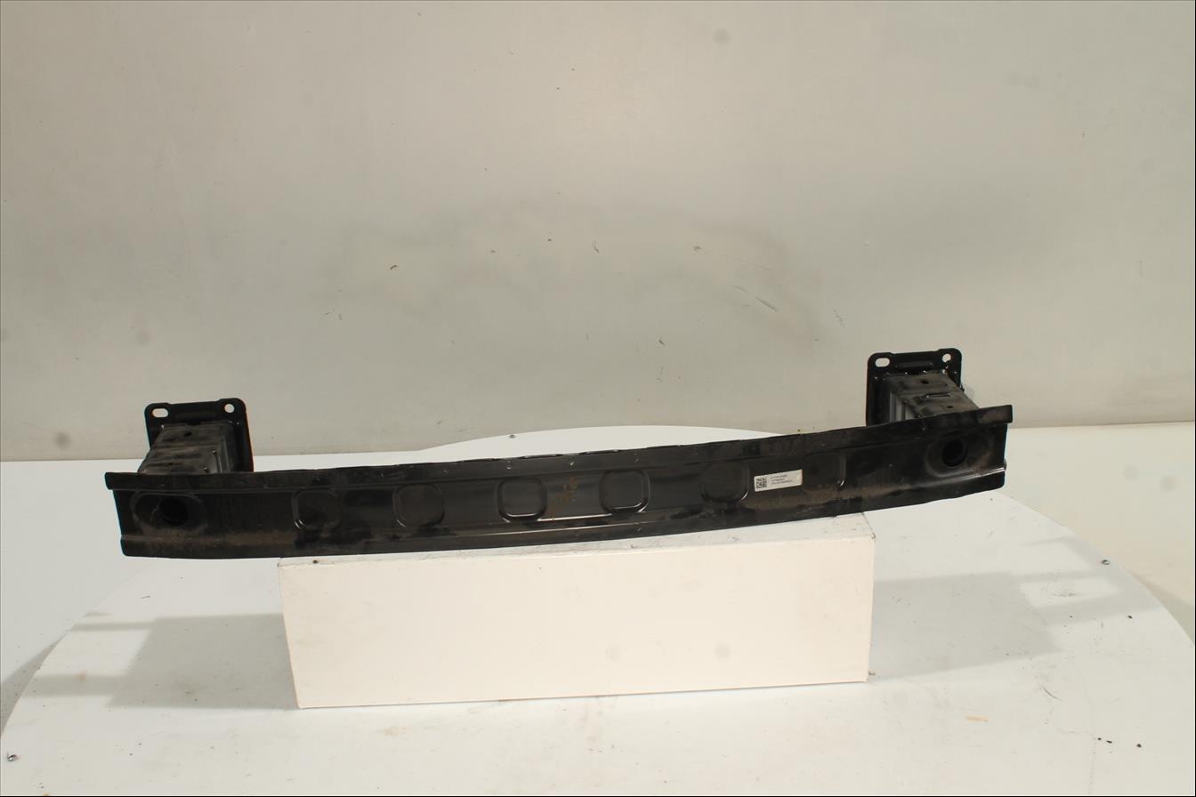 Traviesa paragolpes Tra.