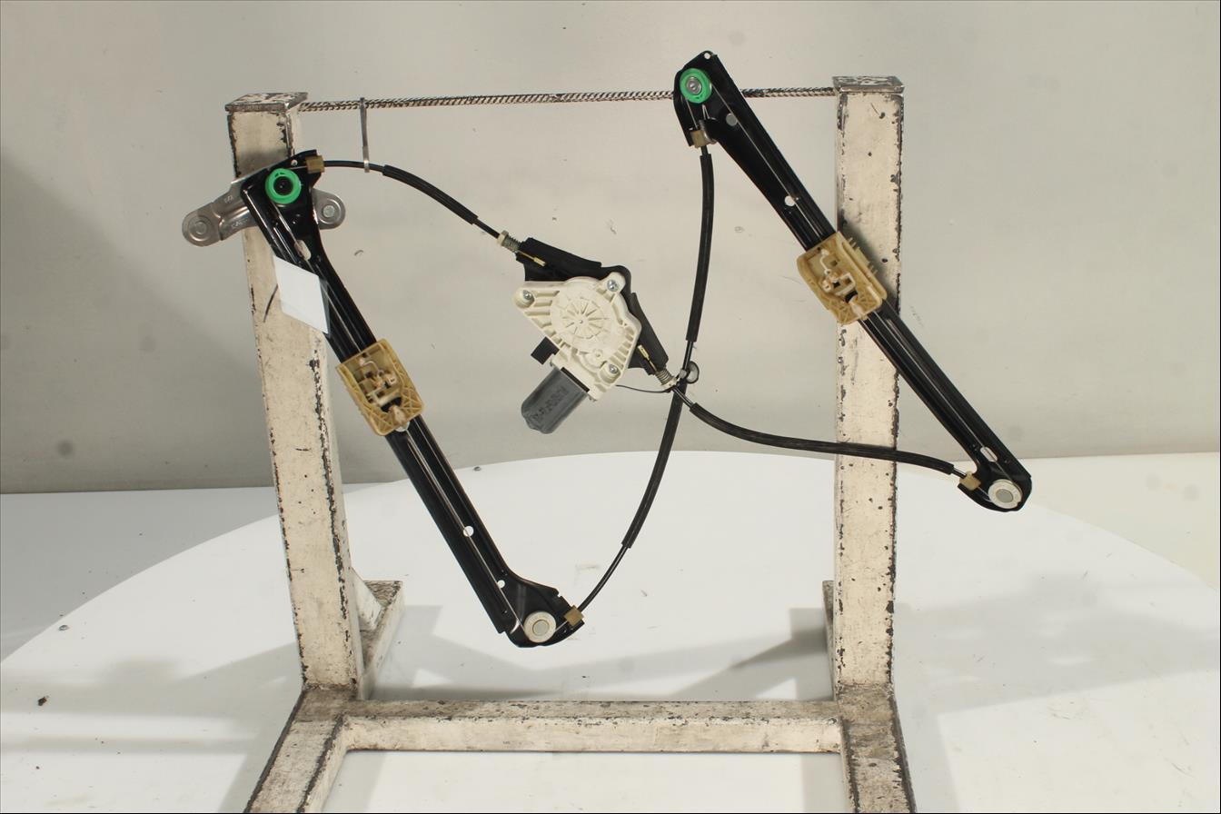 Elevalunas eléctrico puerta Del. Der.
