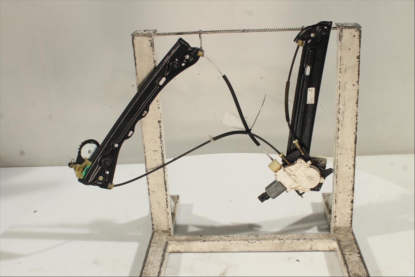 Elevalunas eléctrico puerta Del. Der.