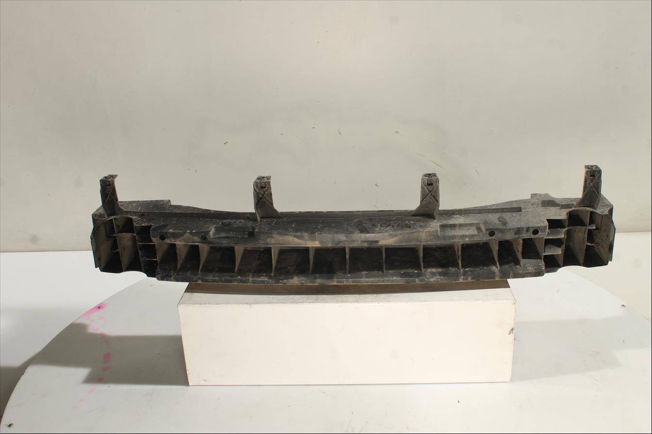 Traviesa paragolpes Tra.