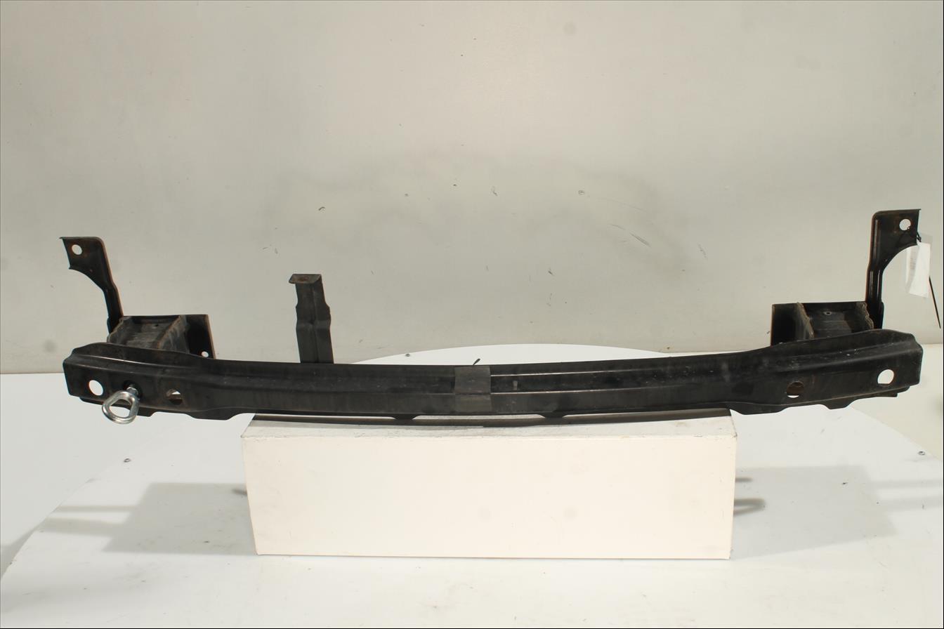 Traviesa paragolpes Tra.