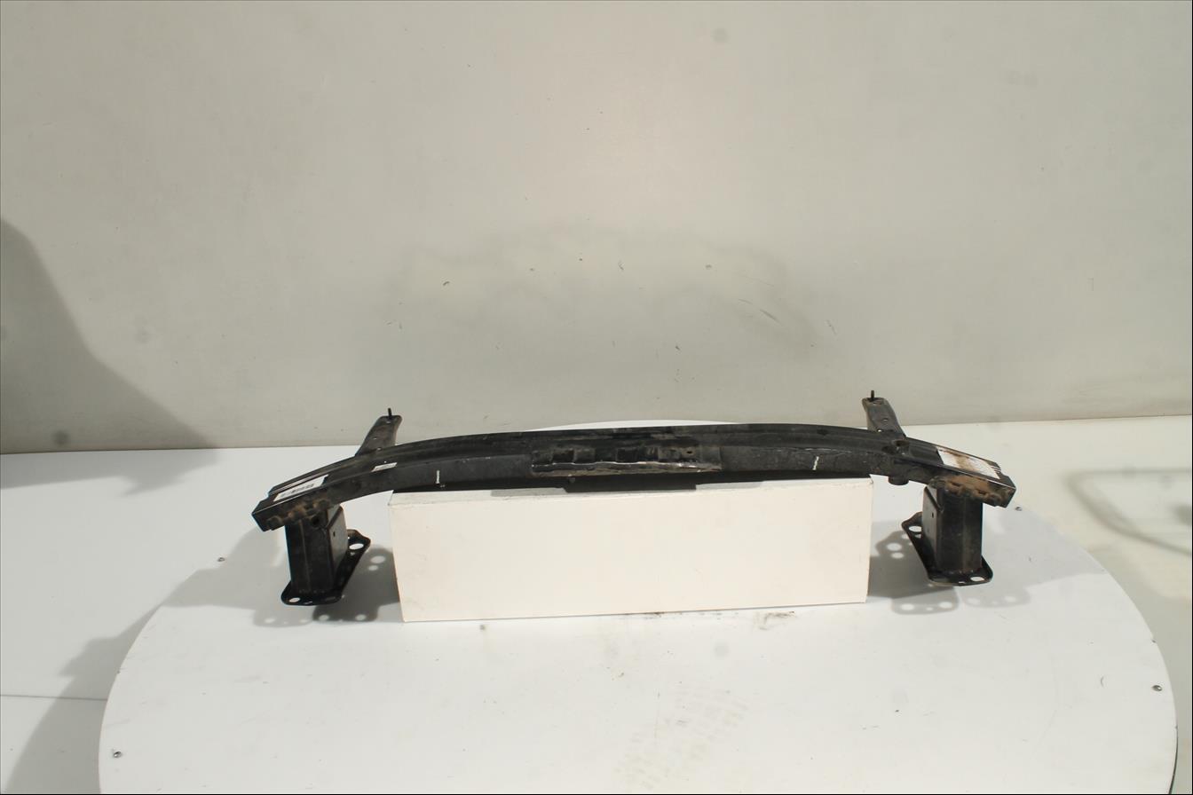 Traviesa paragolpes Del.