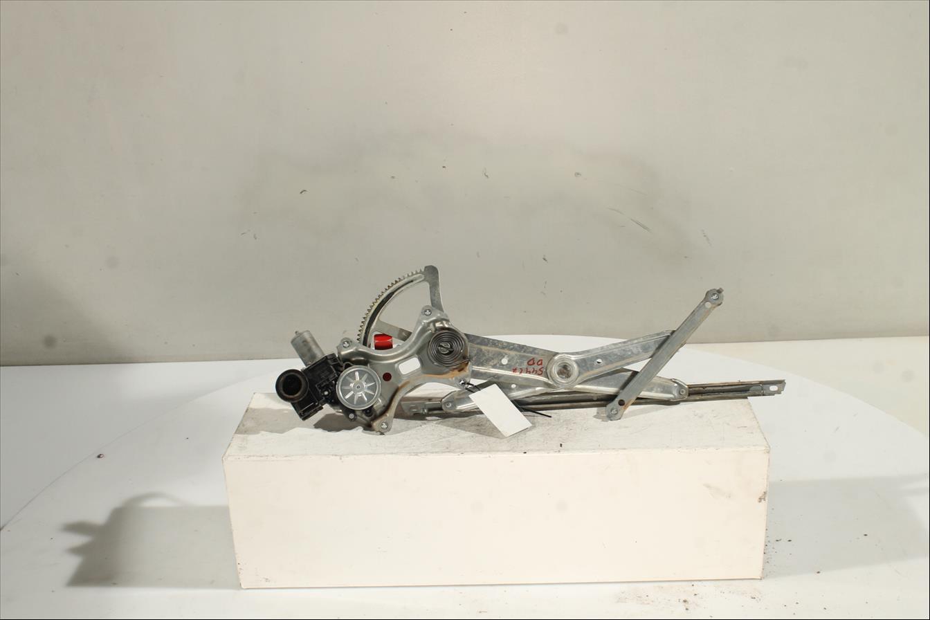 Elevalunas eléctrico puerta Del. Der.