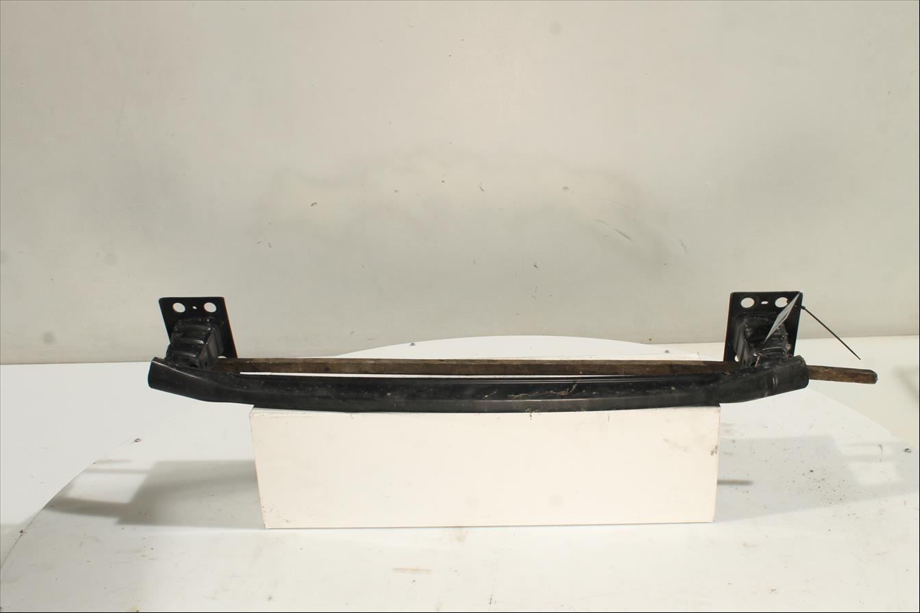 Traviesa paragolpes Del. Inf.