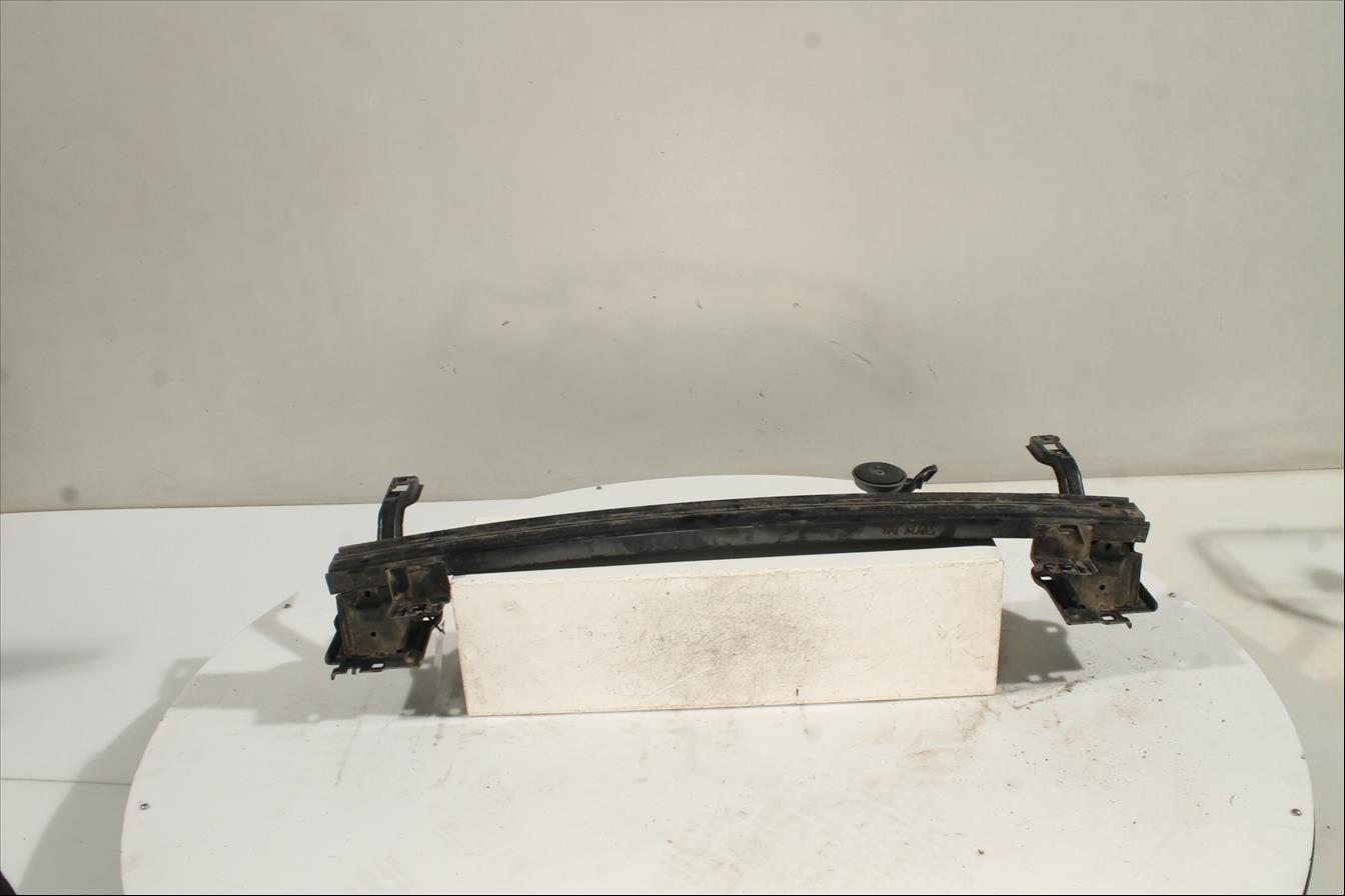 Traviesa paragolpes Del.