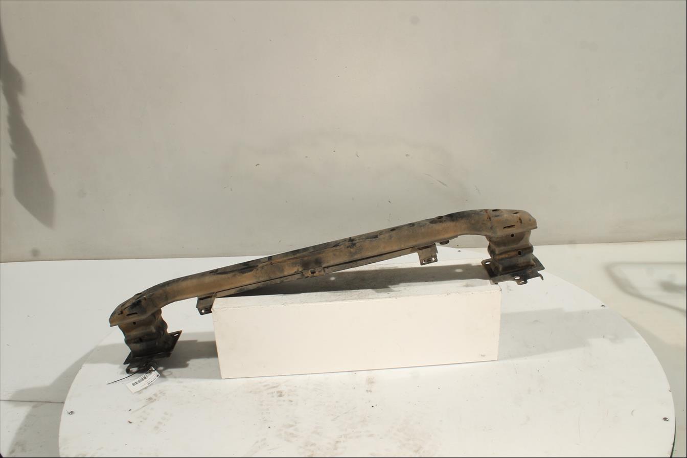 Traviesa paragolpes Del.