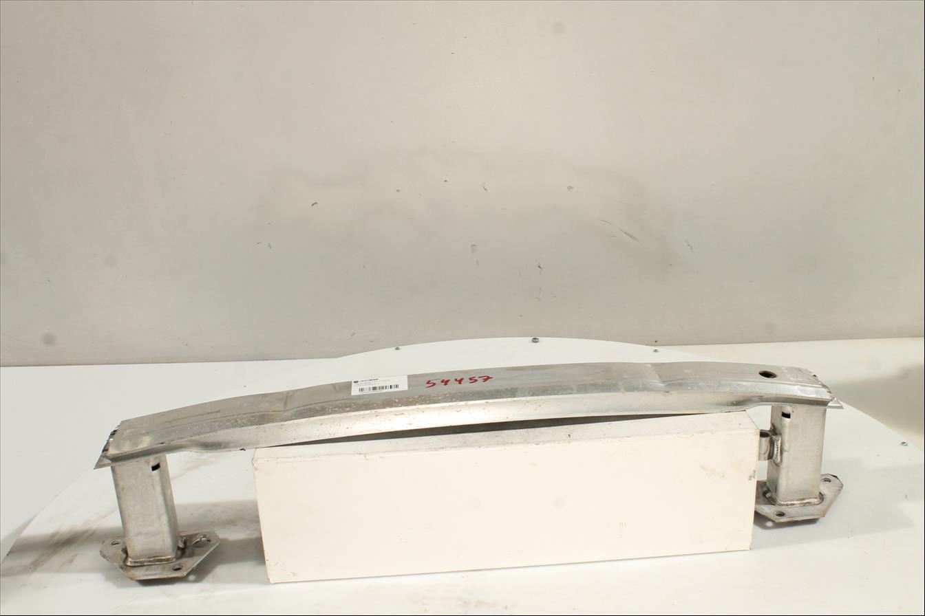 Traviesa paragolpes Tra.