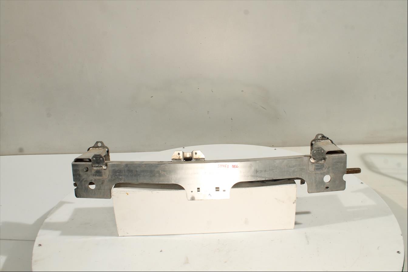 Traviesa paragolpes Del.