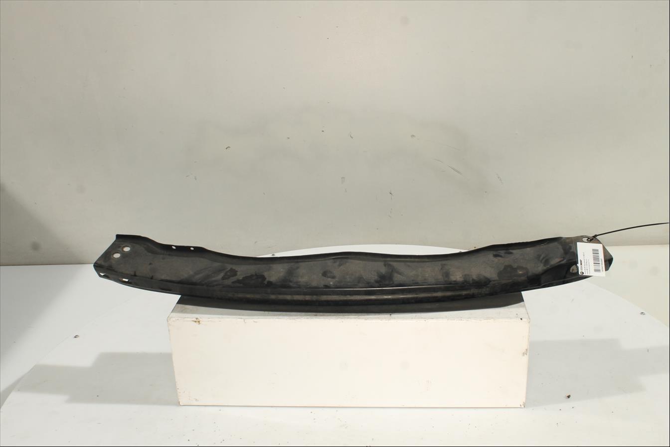 Traviesa paragolpes Tra.
