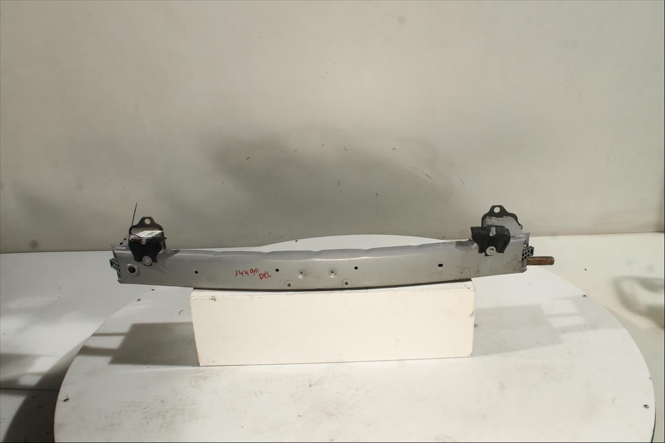 Traviesa paragolpes Del.