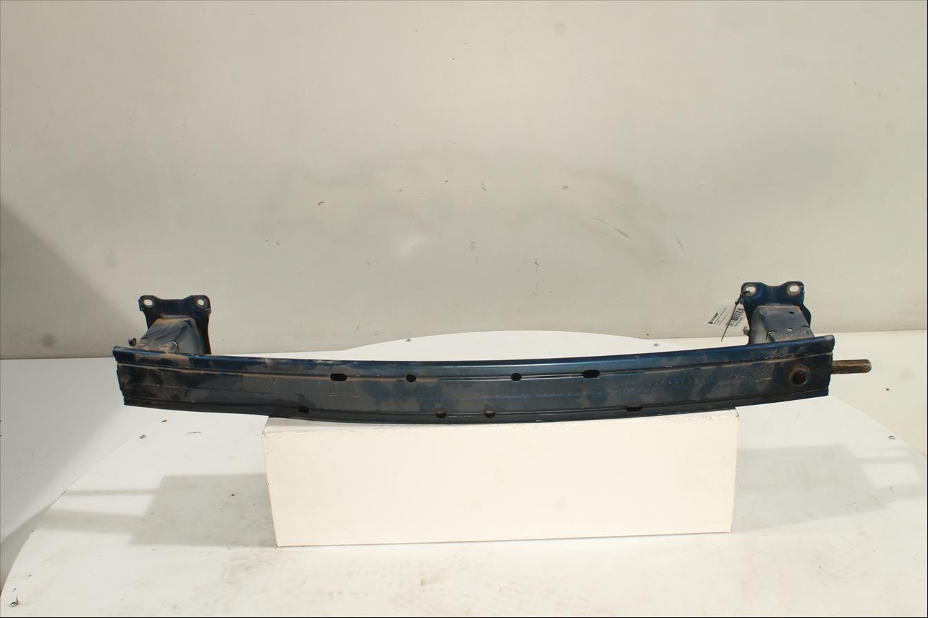 Traviesa paragolpes Tra.
