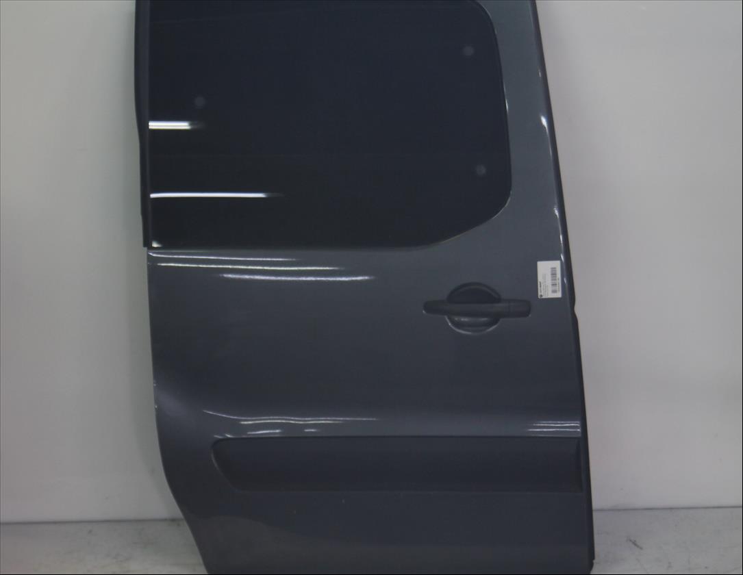 Puerta lateral Der.