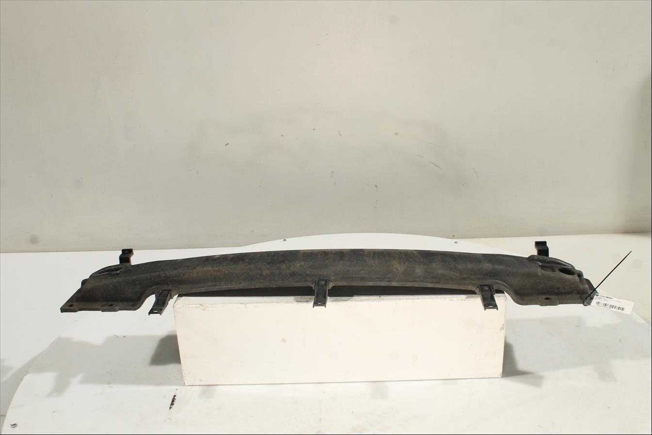 Traviesa paragolpes Tra.