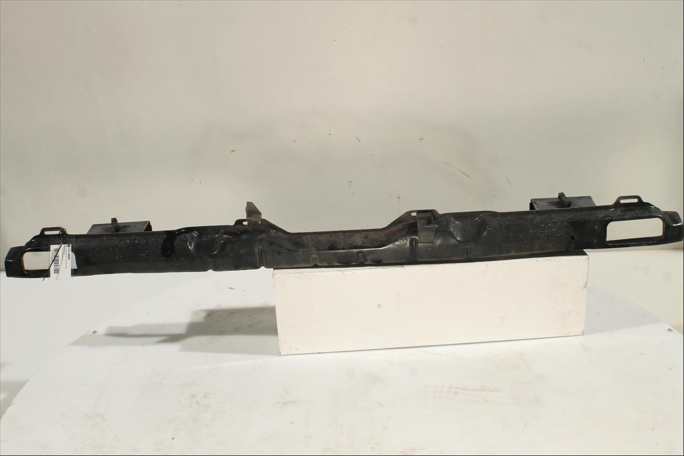 Traviesa paragolpes Tra.