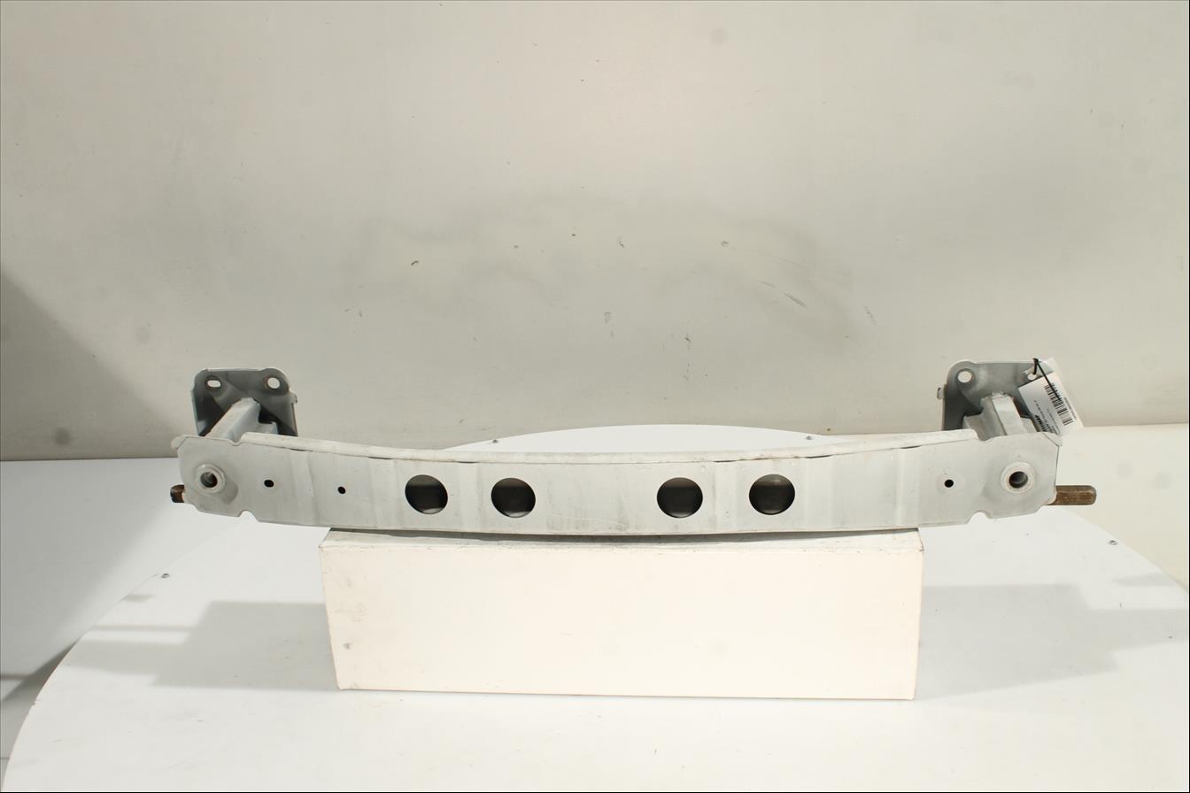 Traviesa paragolpes Tra.