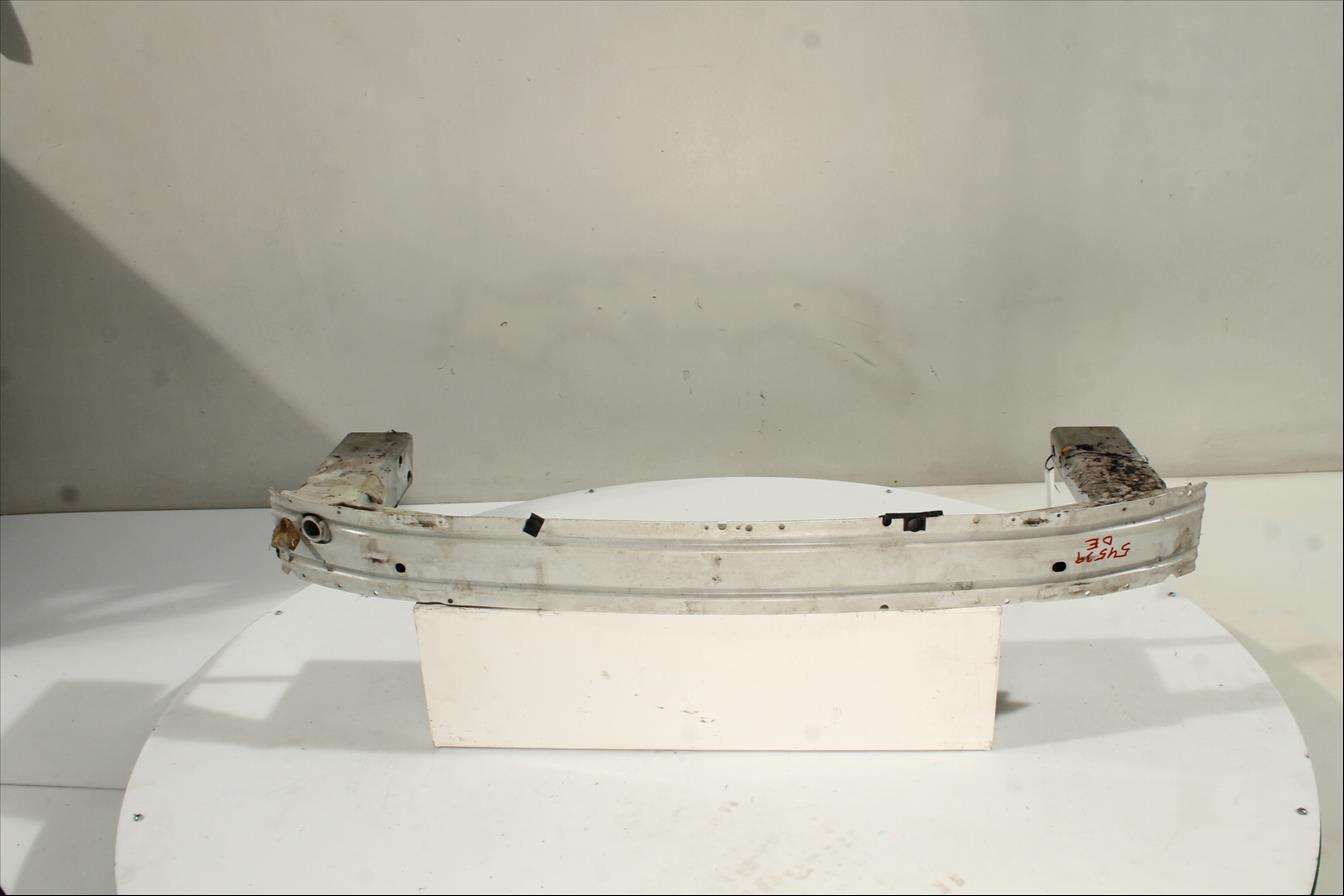 Traviesa paragolpes Del.