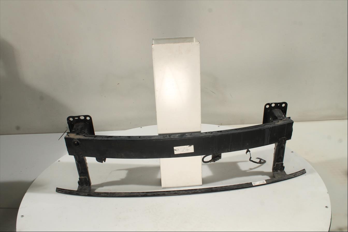 Traviesa paragolpes Del.