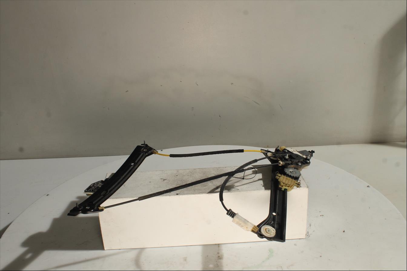 Elevalunas eléctrico puerta Del. Der.