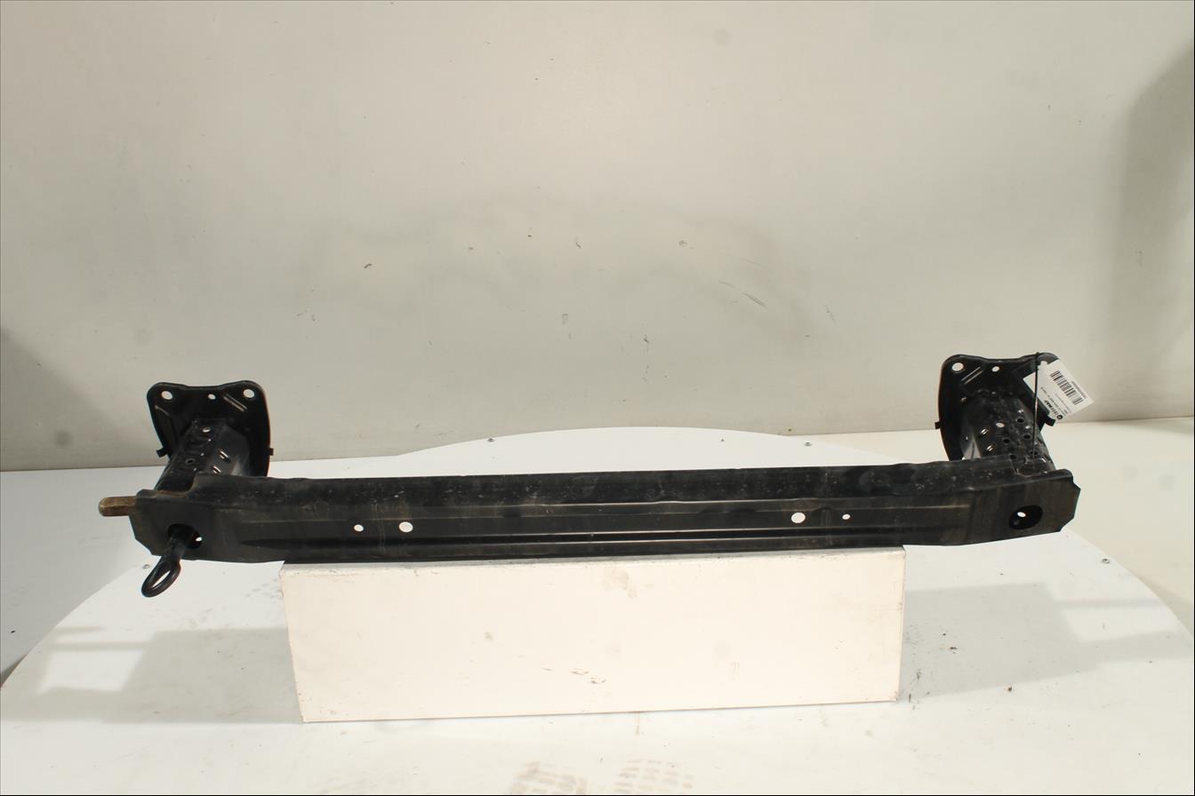 Traviesa paragolpes Tra.