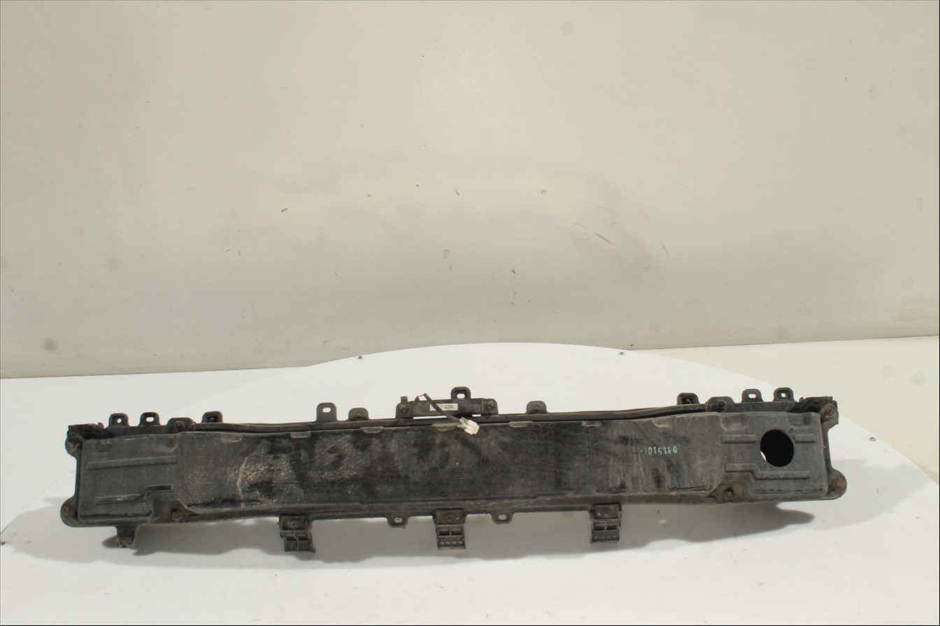 Traviesa paragolpes Tra.