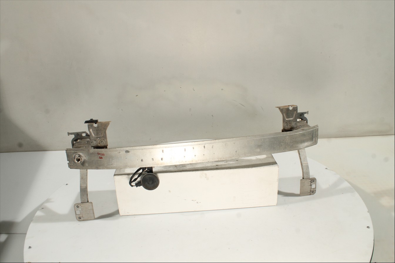 Traviesa paragolpes Del.