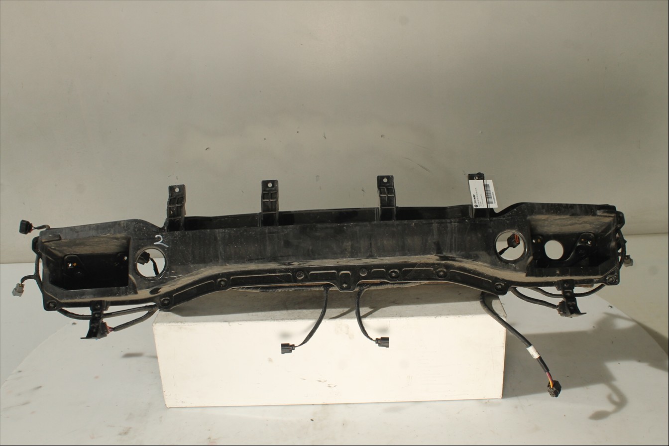 Traviesa paragolpes Tra.