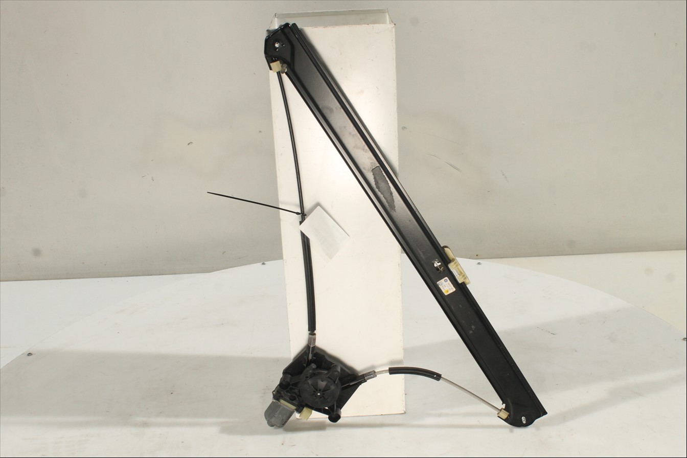 Elevalunas eléctrico puerta Del. Der.