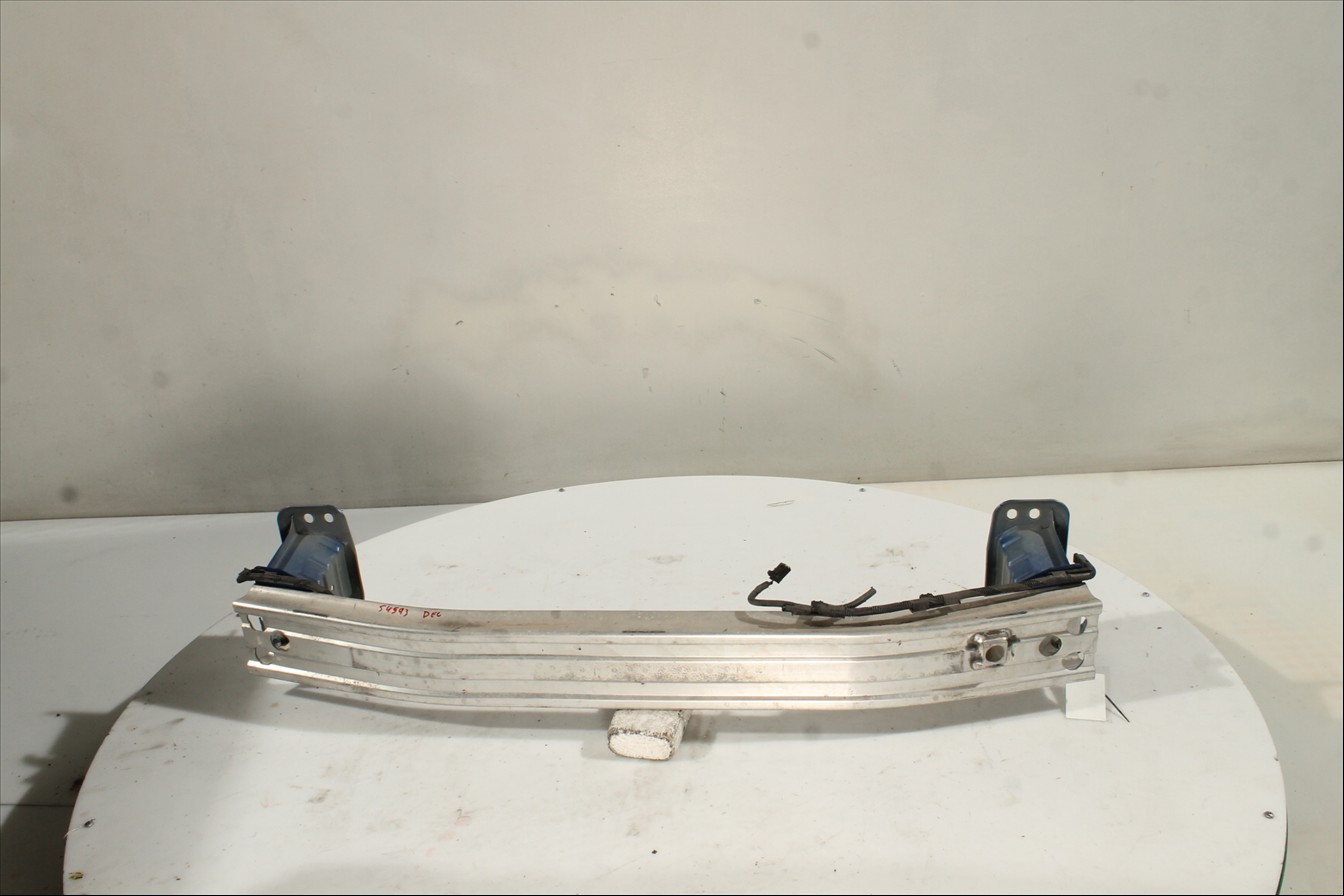 Traviesa paragolpes Del.