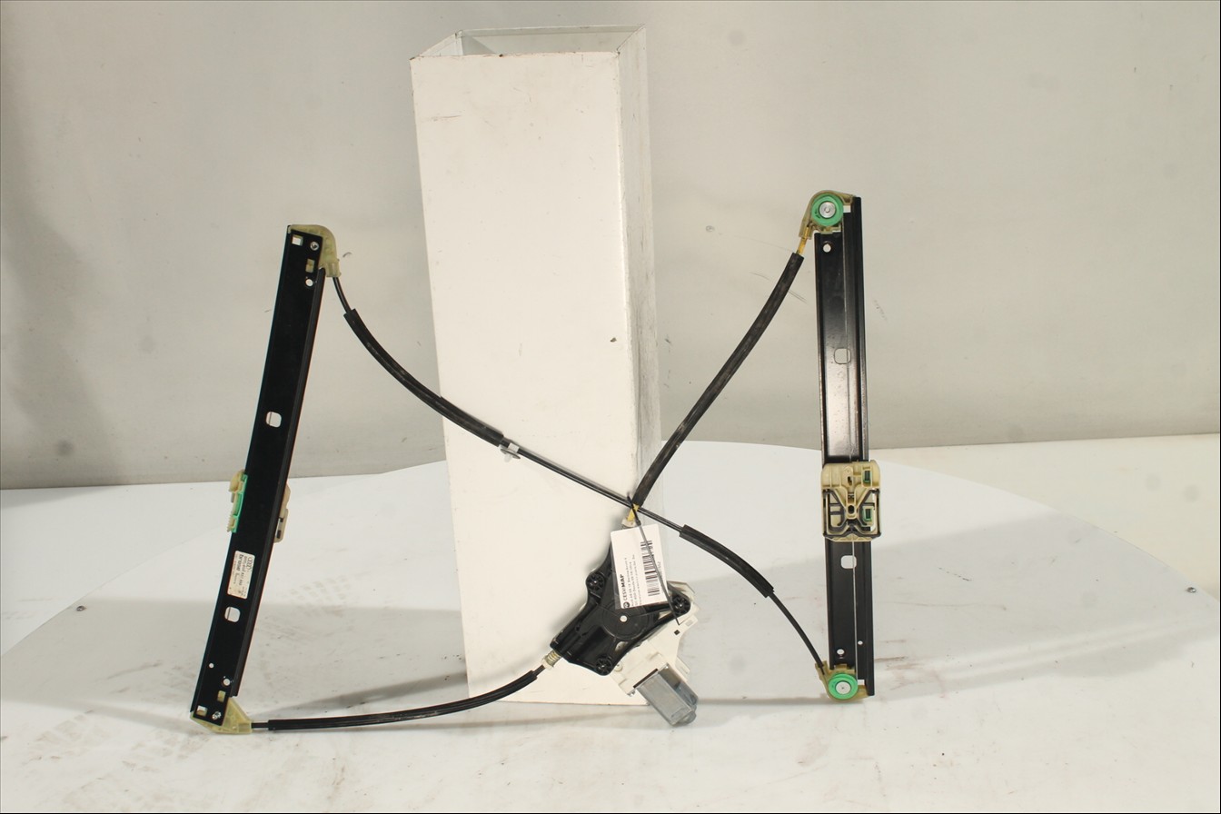 Elevalunas eléctrico puerta Del. Der.