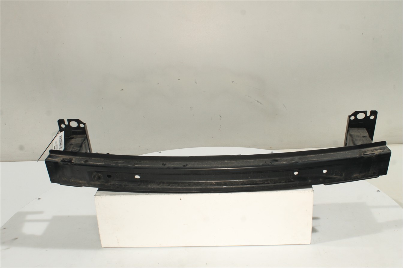 Traviesa paragolpes Tra.
