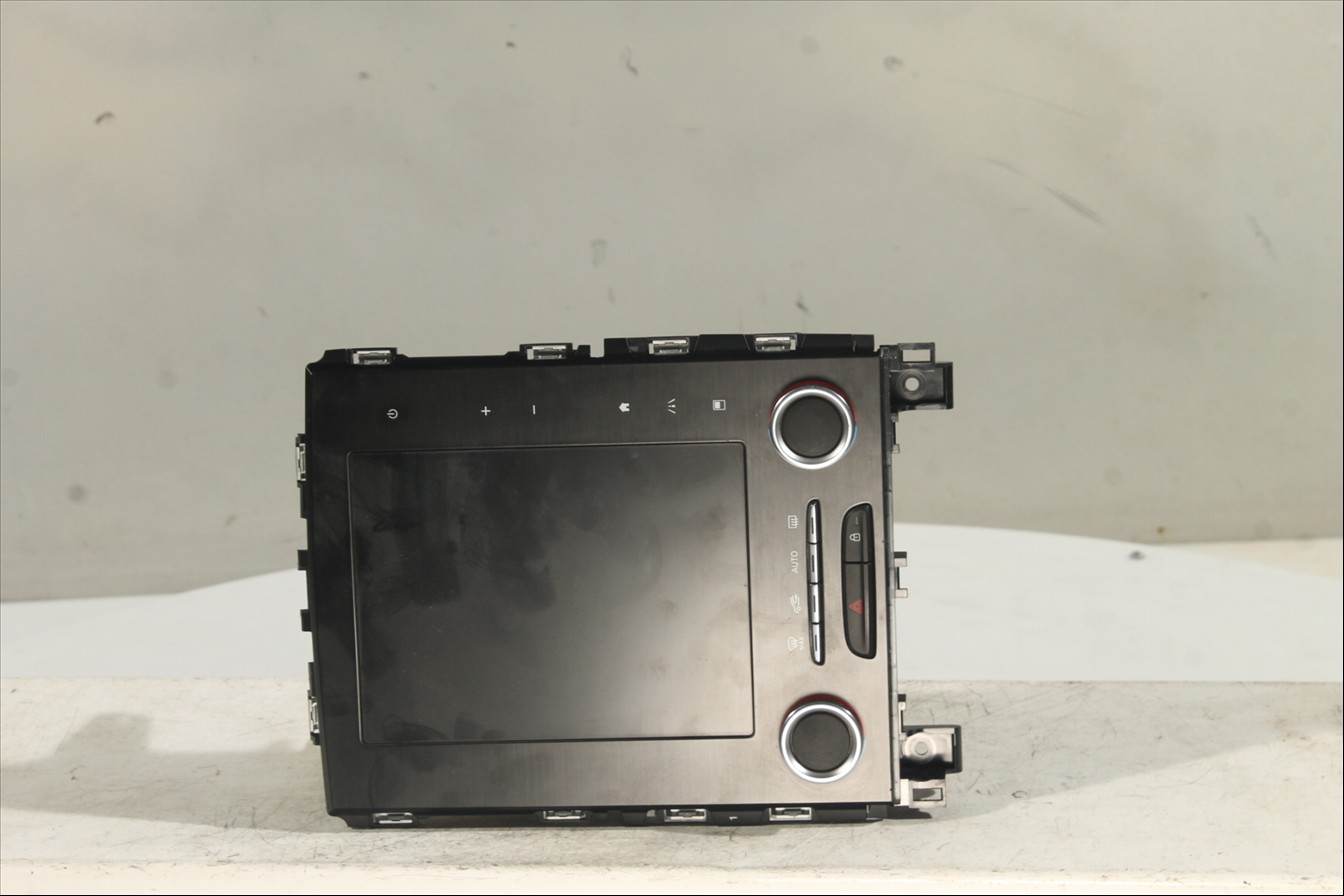 Display multimedia